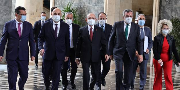 CHP'li belediyeler Gaziantep'te kampa giriyor! Gelsin yeni heykeller(!)