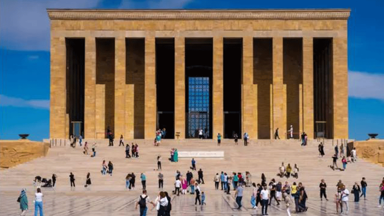 CHP'li belediyeler yolsuzluğa Mustafa Kemal’i de alet etmiş! Anıtkabir'e gidiyoruz diye kiraladıkları 8 otobüsle CHP mitingine eleman taşımışlar