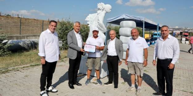 CHP'li belediyelerin en güzel icraatı: Heykel fuarı