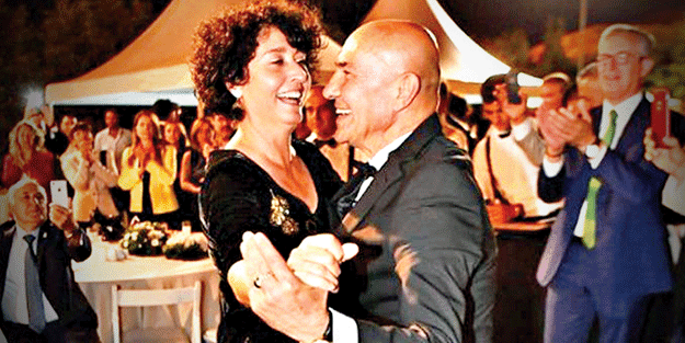 Soyer zevk-ü sefada İzmir halkı cefada