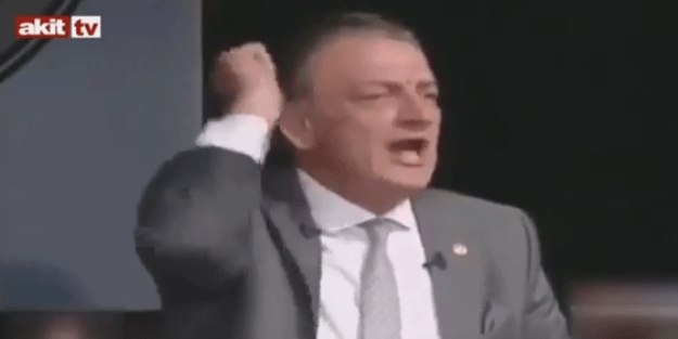 Dedesi 'Resmi dinimiz Hristiyanlık olsun' istemiş!