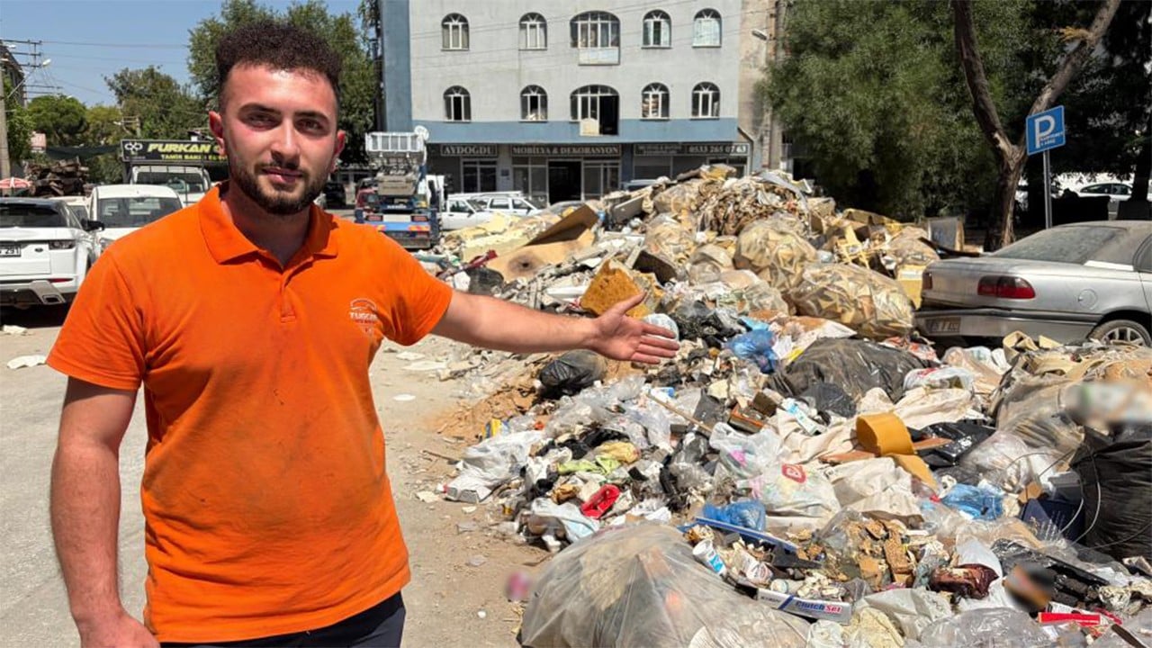 CHP’li Buca Belediyesi vatandaşı isyan ettirdi Kaldıramadığı çöpün üzerine moloz döktürttü