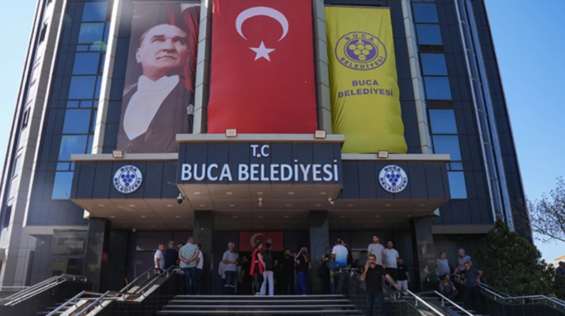 CHP'li Buca Belediyesi'ne yolsuzluk operasyonu! Gözaltı kararı verilen 28 şüpheliden 25’i yakalandı