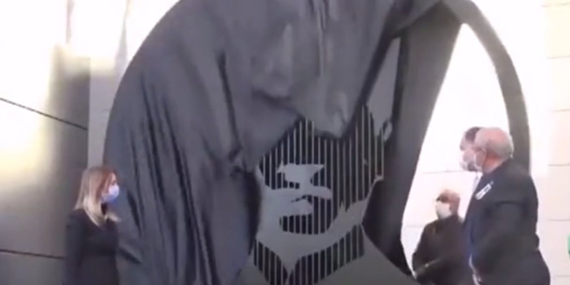 CHP, 'mega heykellerine' bir yenisini daha ekledi