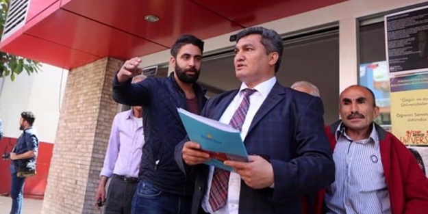 CHP’li eski ilçe başkanını il binasına almadılar