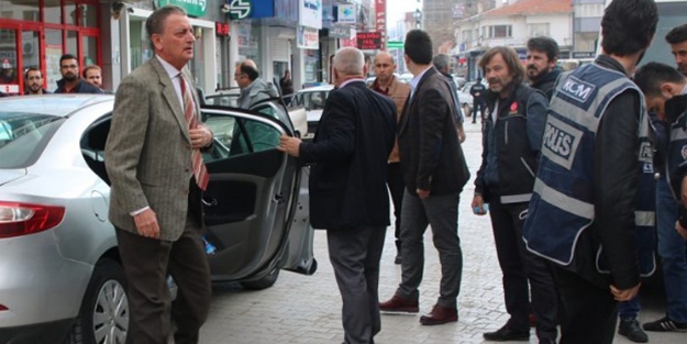 CHP'li Hüsnü Bozkurt'a vatandaşlardan sert tepki!