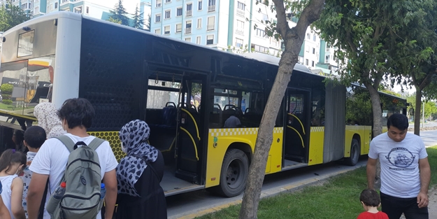 CHP'li İBB'de arızalar bitmek bilmiyor! Bir otobüs daha yolda kaldı