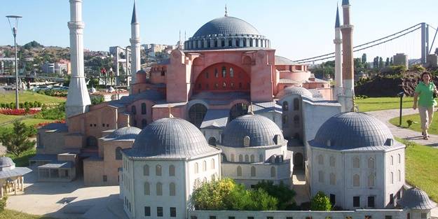 CHP'li İBB'den Ayasofya skandalı