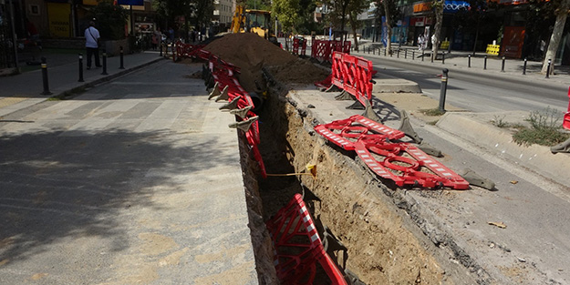 CHP'li İBB'nin bitmeyen yol çalışması vatandaşı bezdirdi! 'Hastası veya cenazesi olan nasıl gidecek'