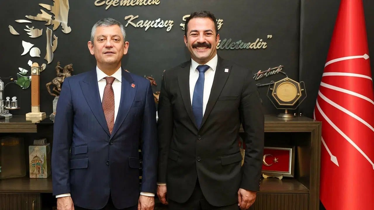 CHP'li İl Başkanının sokak köpeği militanlığı paçasında patladı! Yargı 'dur' dedi: 3 yıl hapis ve siyasi yasak şoku!
