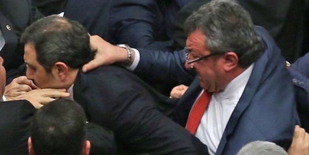 CHP'li isimden utanç verici hareket!