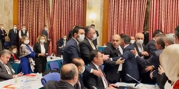 CHP'li isimlerden hadsizlik! Bakan'ın üzerine yürüdüler