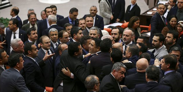 CHP'li ismin Melih Gökçek hakkındaki sözleri kavga çıkardı!