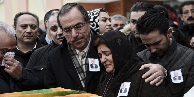 CHP'li Kart ile Öcalan'ın yeğenini buluşturan cenaze