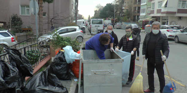 CHP'li Belediyede toplanmayan çöpleri CHP'li vatandaşlar topladı