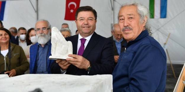 CHP'li Maltepe belediyesinden mega proje (!) Her mahalleye bir heykel dikecekler