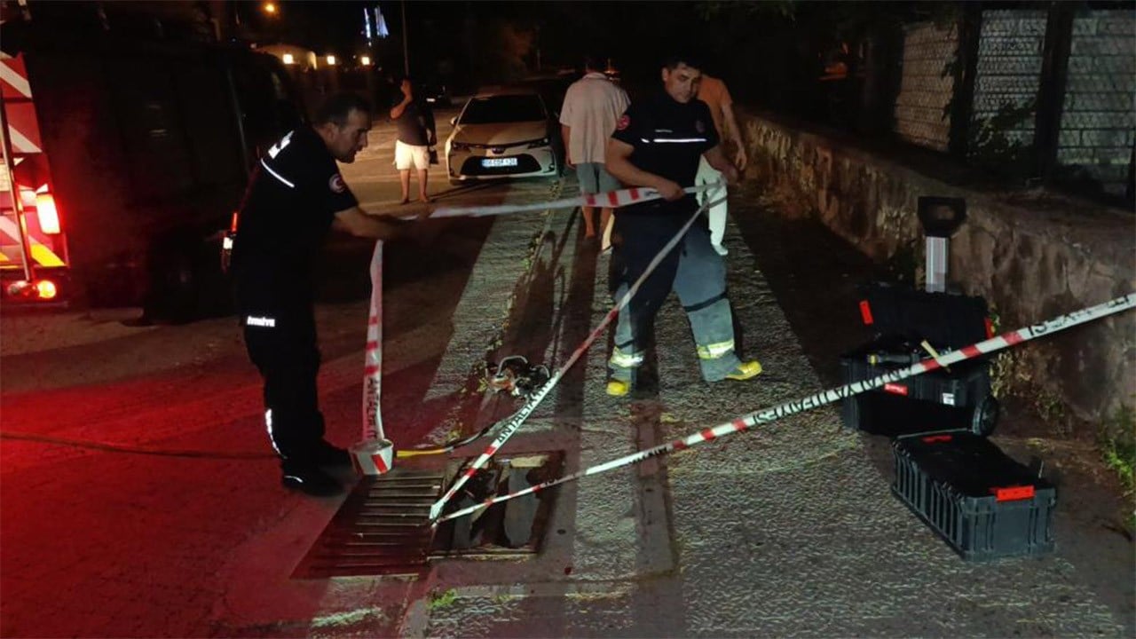 CHP’li Manavgat Belediyesi’nden vatandaşa hizmet! Baklava kutusunda rögar kapağı