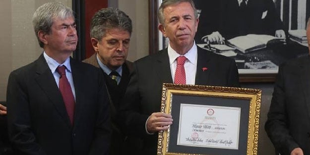 CHP'li Mansur Yavaş mazbatasını aldı!