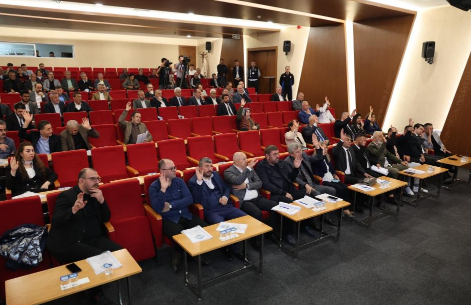 CHP'li meclis üyeleri bölündü, komisyonlarda sıfır çekti