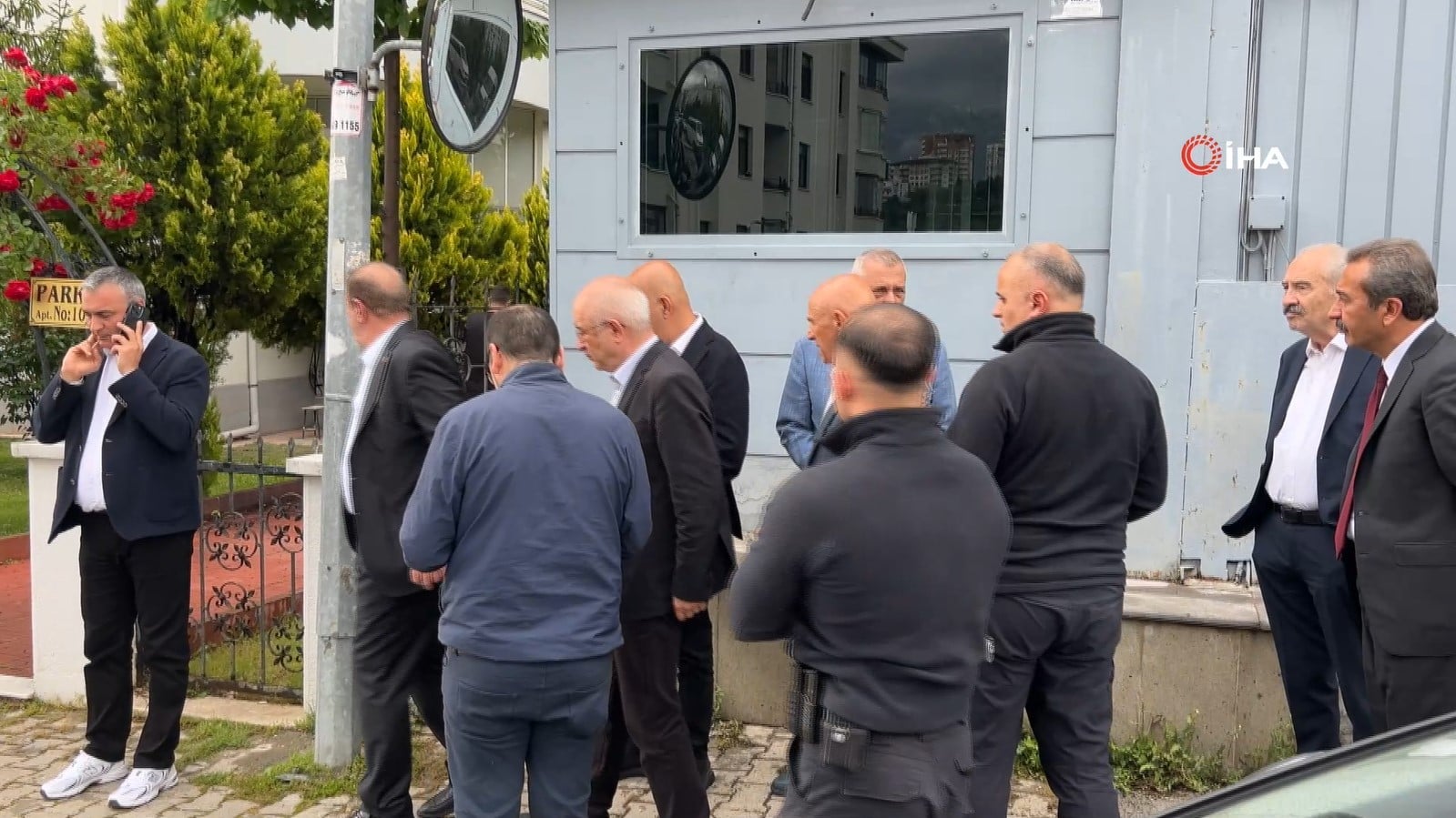 CHP’li milletvekilleri Kılıçdaroğlu’nun konutunda toplandı