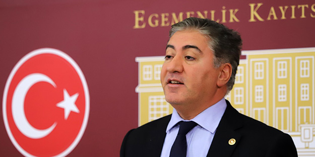 CHP'li Murat Emir öyle bir soru sordu ki.. 'Bakan Koca'yı neresi ile dinledi?' yorumlarına sebep oldu!