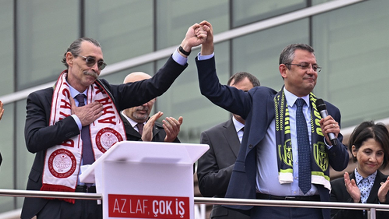 CHP'li Özgür Özel, Erdal Beşikçioğlu'a gaz verdi! Bakın ne dedi?