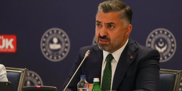 CHP'li Özgür Özel hakaret etmişti... Ebubekir Şahin'den ders gibi cevap!