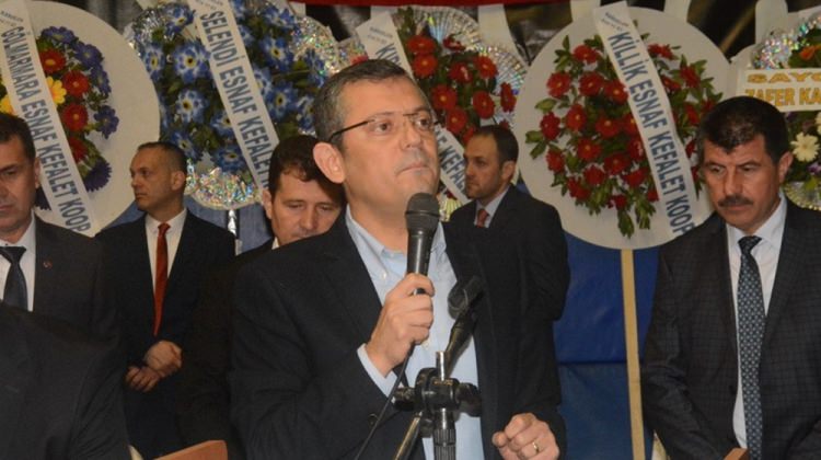 CHP'li Özgür Özel'e protesto şoku