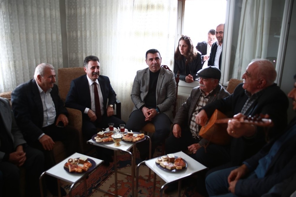 CHP’li Sandal: Bayraklı’da meydan sorunu var