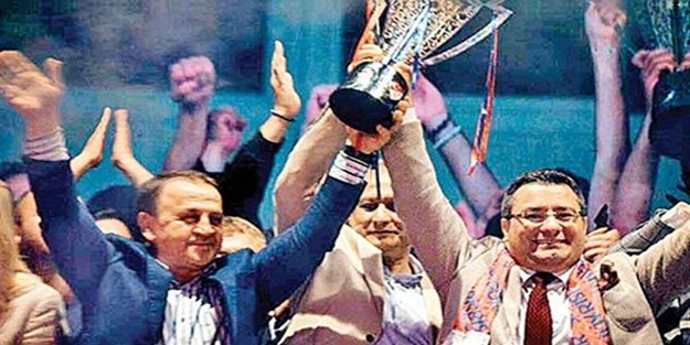 CHP'li Silivri Belediye Başkanı,Silivrispor'a darbe yaptı susturdu!