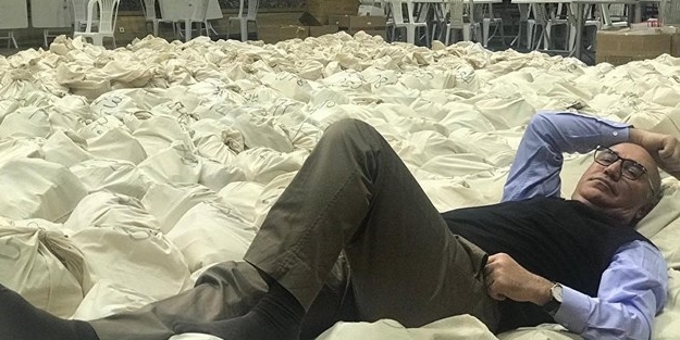 CHP'li Tanal oy çuvallarının üzerine yattı