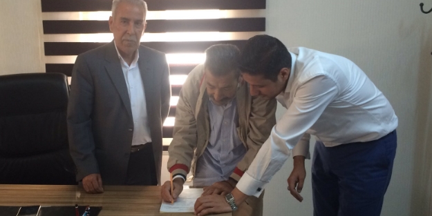 CHP'li Mahmut Tanal'ın ağabeyi AK Parti'ye üye oldu