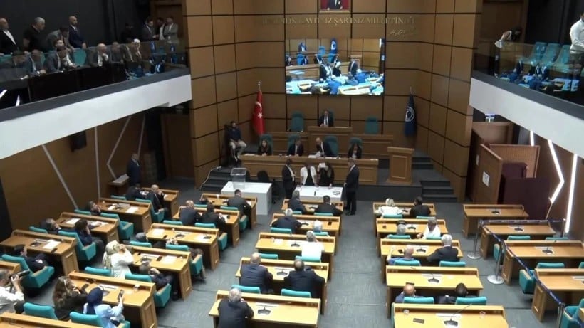 CHP'li Üsküdar Belediyesi'nde usulsüzlük skandalına mahkeme tokatı! Başkan vekili seçimi iptal edildi!