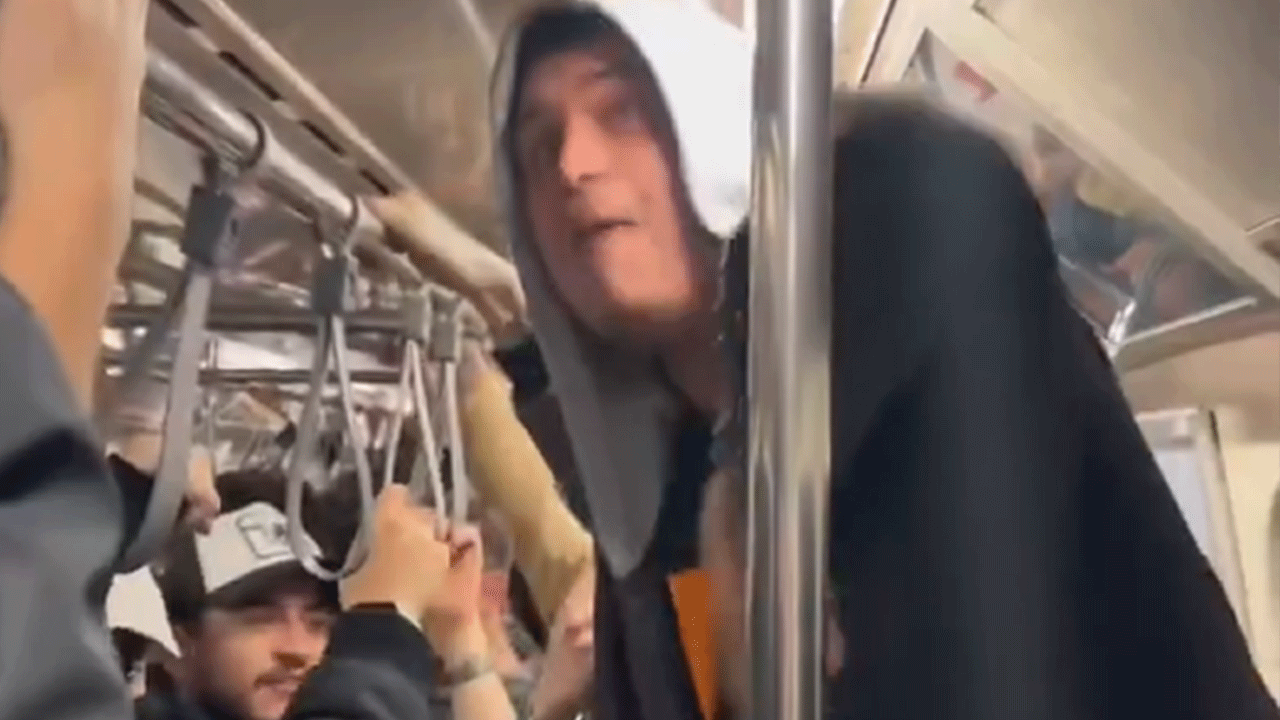 CHP’li vandallar metroda nefret saçtı! “Temel amca bunlara kefil olmuştu”