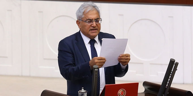 CHP'li vekil 4. seferde yemin edebildi