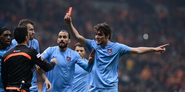 Hakeme kırmızı kartı Erdoğan'a böyle bağladı!