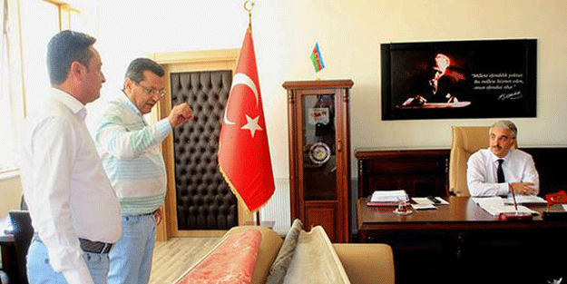 CHP'li vekil, Milli Eğitim Müdürü'nün makamını bastı