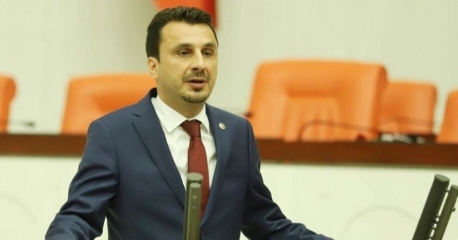 CHP'li vekil rahatsız oldu! 'Çocuklara neden namazı sevdiriyorsunuz?'