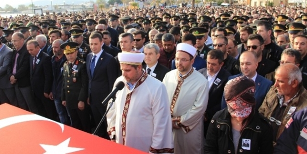 CHP'li vekil şehit cenazesinde yumruklu saldırıya uğradı