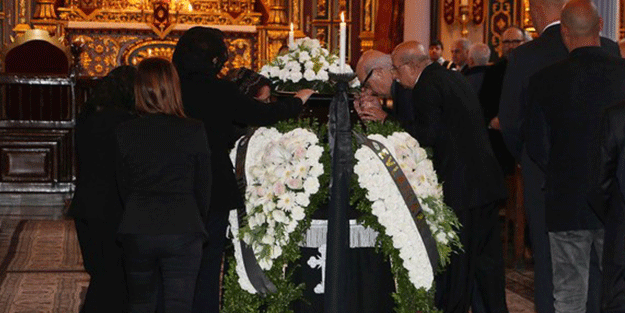 CHP'li vekilin annesi Ermeni mezarlığına defnedildi