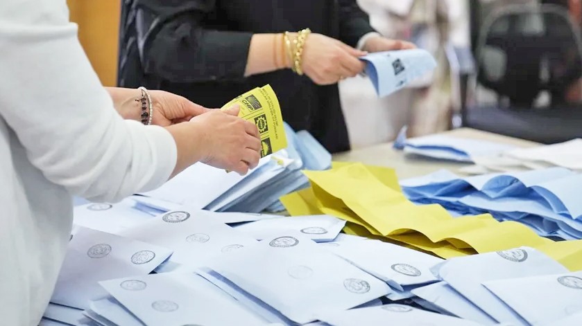 CHP’li yönetici DEM’li adayın "mazbatasının iptalini" istedi: ‘DEM’li CHP’liler kuyruğuna basılmış gibi cıyakladı... ‘DEM’lenmeyen CHP’li partisinden ihraç edildi