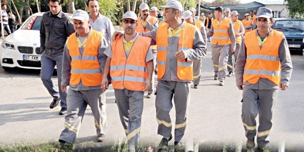 CHP’li Akaydın işçisinin parasını ödemedi, çöpçüler greve gitti
