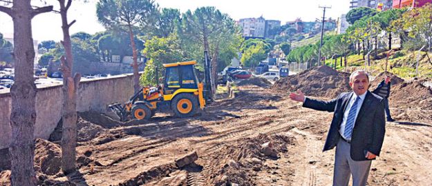 CHP’li Bergama Belediyesi’nden ağaç katliamı
