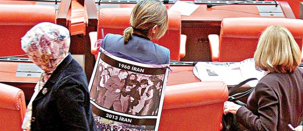 CHP’li vekilden Genel Kurul’da şov