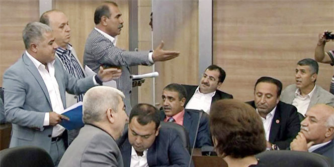 CHP’liler meclisi terk etti!