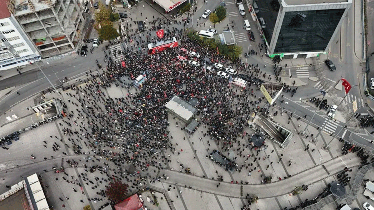 CHP’liler bile bunlardan illallah etti… Özgür ve Ekrem’e halktan tokat gibi cevap