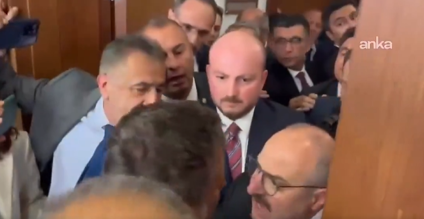 CHP'liler Mustafa Varank'a saldırdı! Meclise girişini engellediler