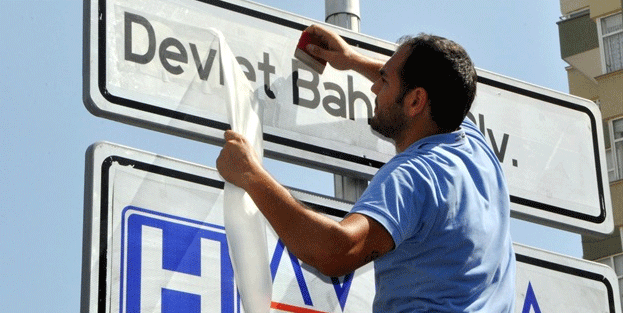 CHP'liler Devlet Bahçeli'nin adını kaldırttı
