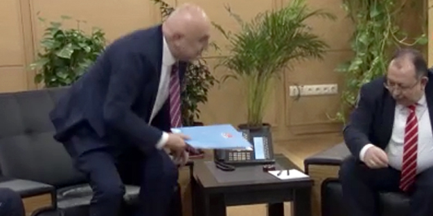 CHP'liler seçim kampanyasında HDP sorulunca 'dağılalım' diyerek soruları cevaplamıyor