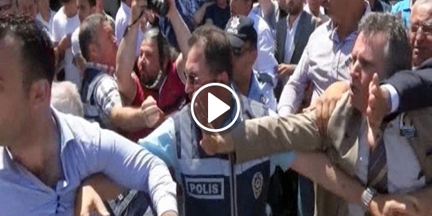 CHP'liler şehit cenazesinde ortalığı birbirine kattı!